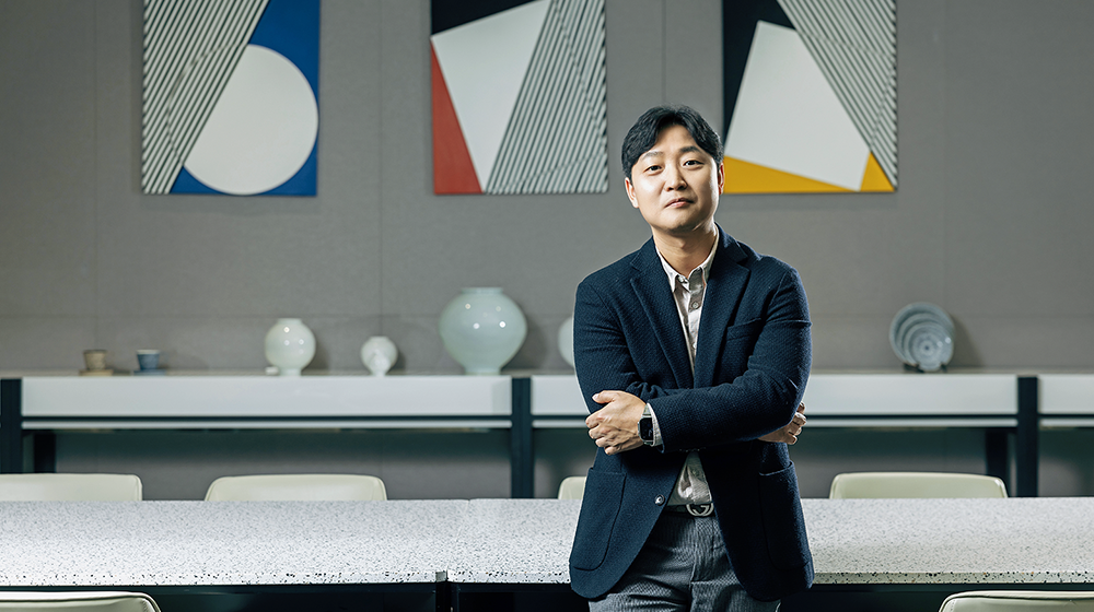 严副社长表示,未来将制定出更加精细且具有实质意义的财务战略 严副社长表示,未来将制定出更加精细且具有实质意义的财务战略