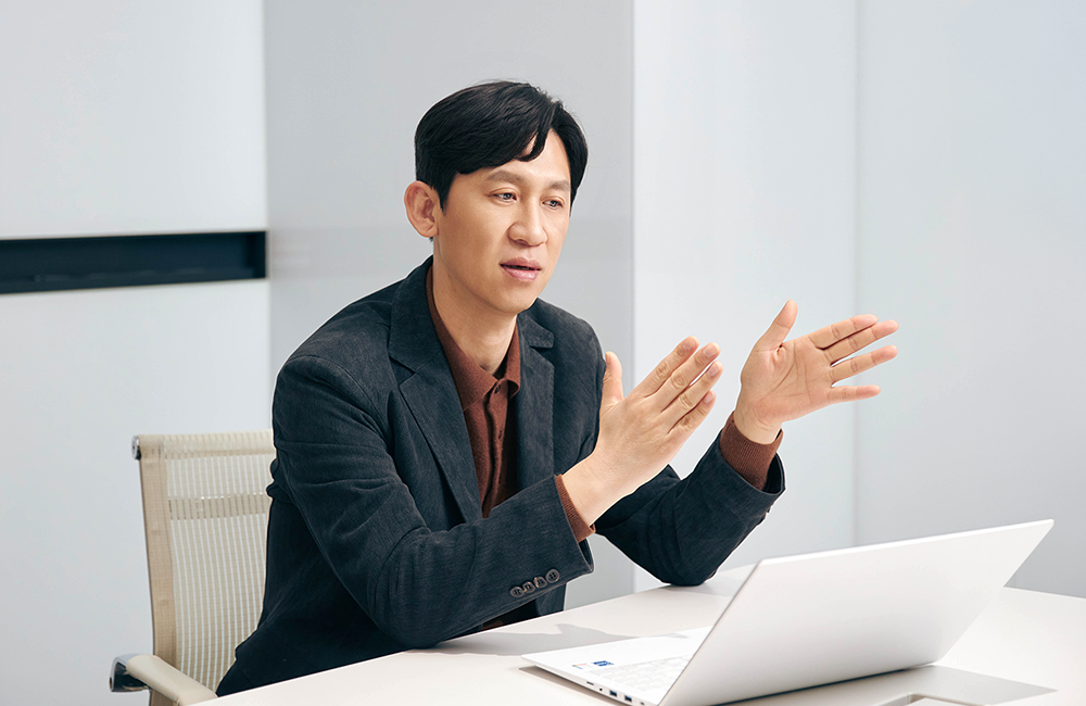 韩副社长强调,需要通过部门协作来构建最佳量产环境,以应对各种市场变化 韩副社长强调,需要通过部门协作来构建最佳量产环境,以应对各种市场变化