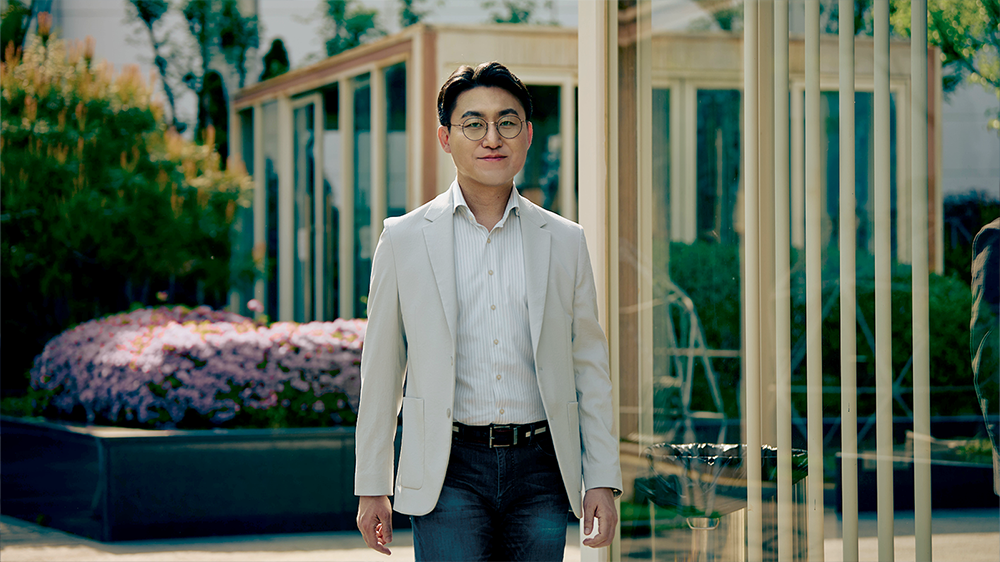柳副社长期望他的部门能够在这个充满不确定性的人工智能时代,为公司提供稳定可靠的支持和应对变化的适应能力 柳副社长期望他的部门能够在这个充满不确定性的人工智能时代,为公司提供稳定可靠的支持和应对变化的适应能力